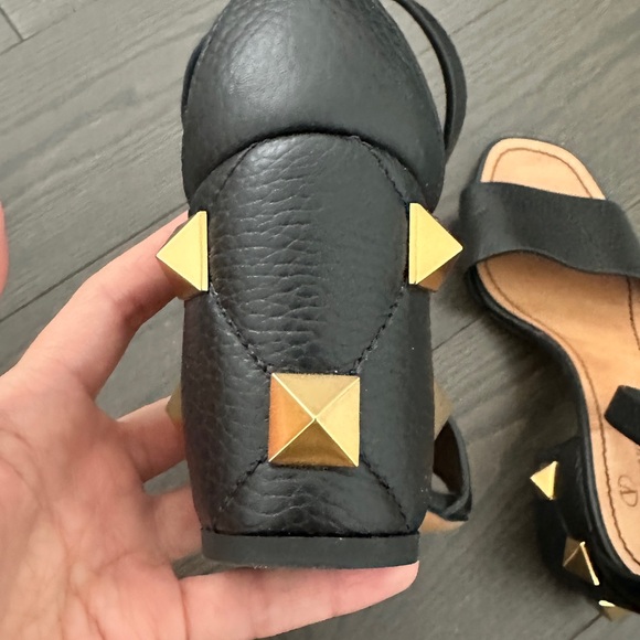 VALENTINO GARAVANI
Roman Stud Ankle Strap Sandals - Picture 8 of 9